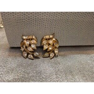 Vintage Trifari Crystal Rhinestones Gold Tone Branch Style Clip On Earrings